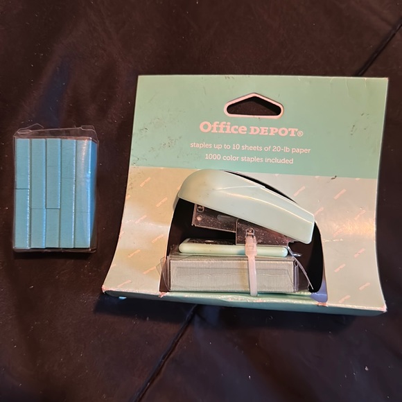 Stapler bundle - Picture 1 of 1